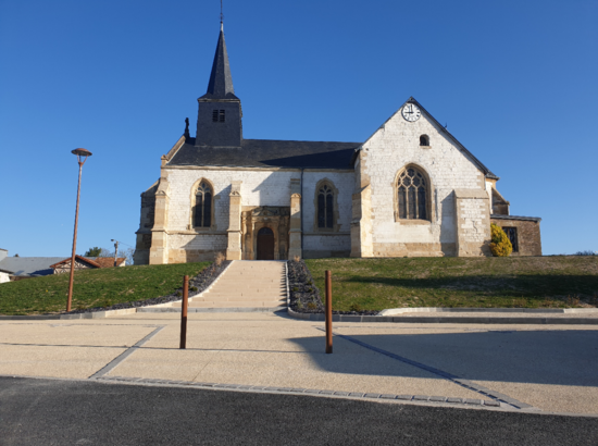 Église et place de Leffincourt