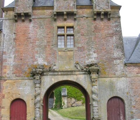 Porte du château de Grandpré