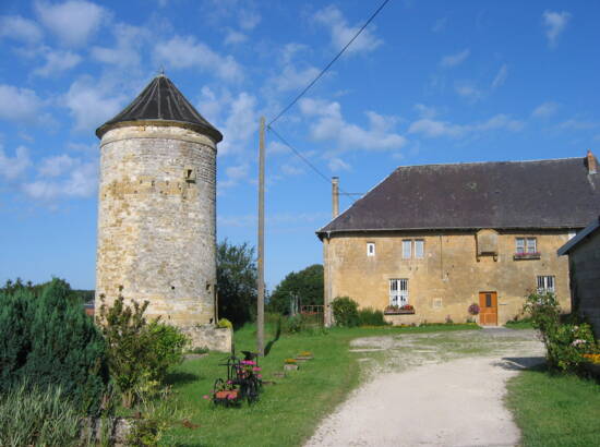 Moulin et maison forte de Harricourt