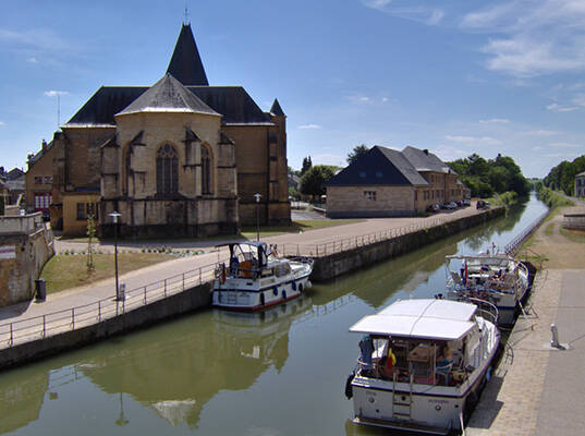 Eglise de Bairon, vue du canal