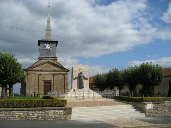 Église et monument aux morts de Nouart-les-Champys